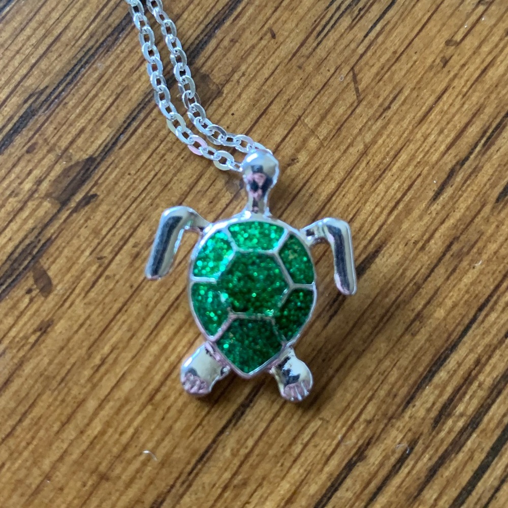 Green Sea Turtle Silver Plated Necklace NWT - Picture 5 of 5